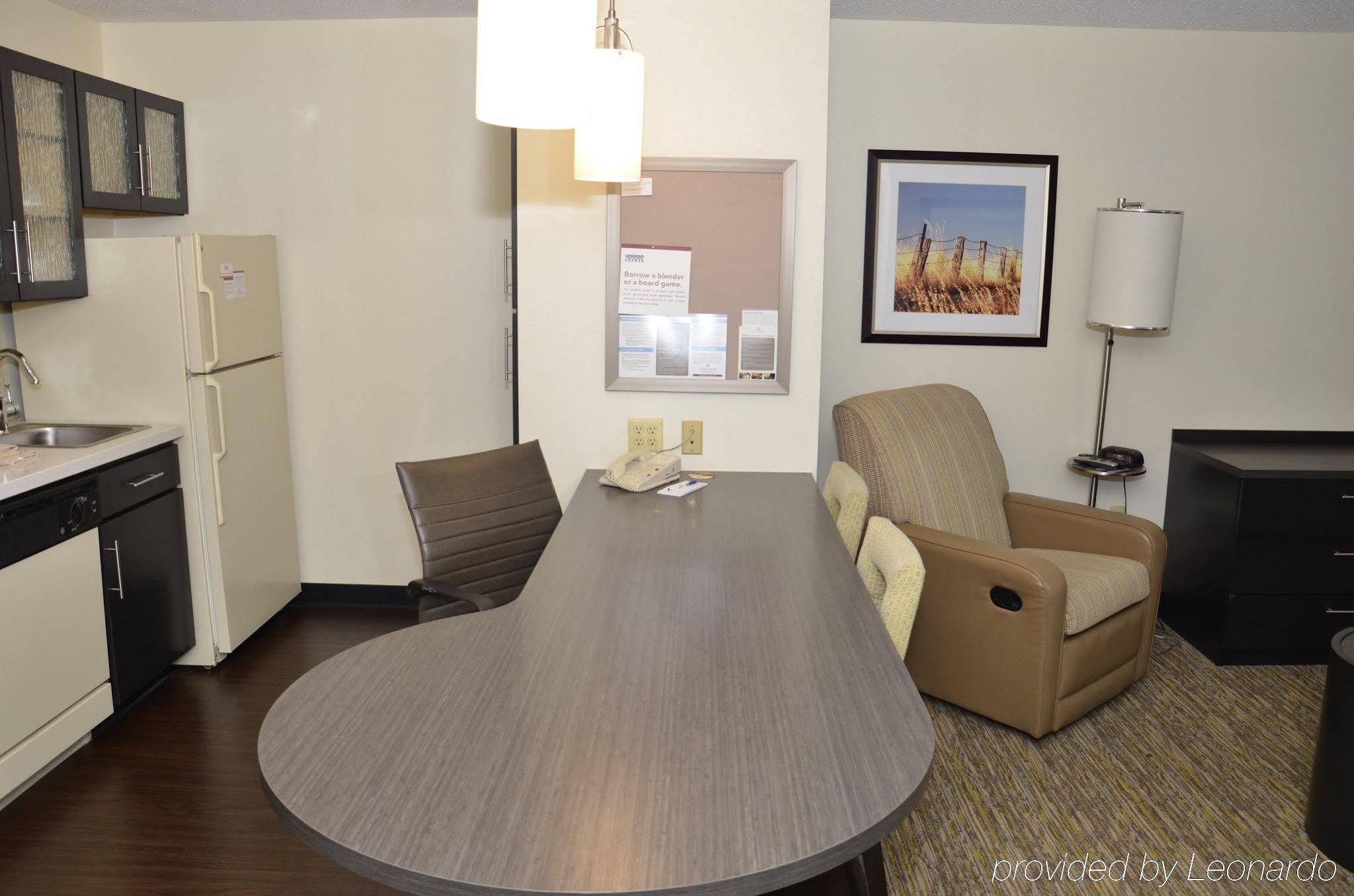 Sonesta Simply Suites Detroit Warren Bagian luar foto
