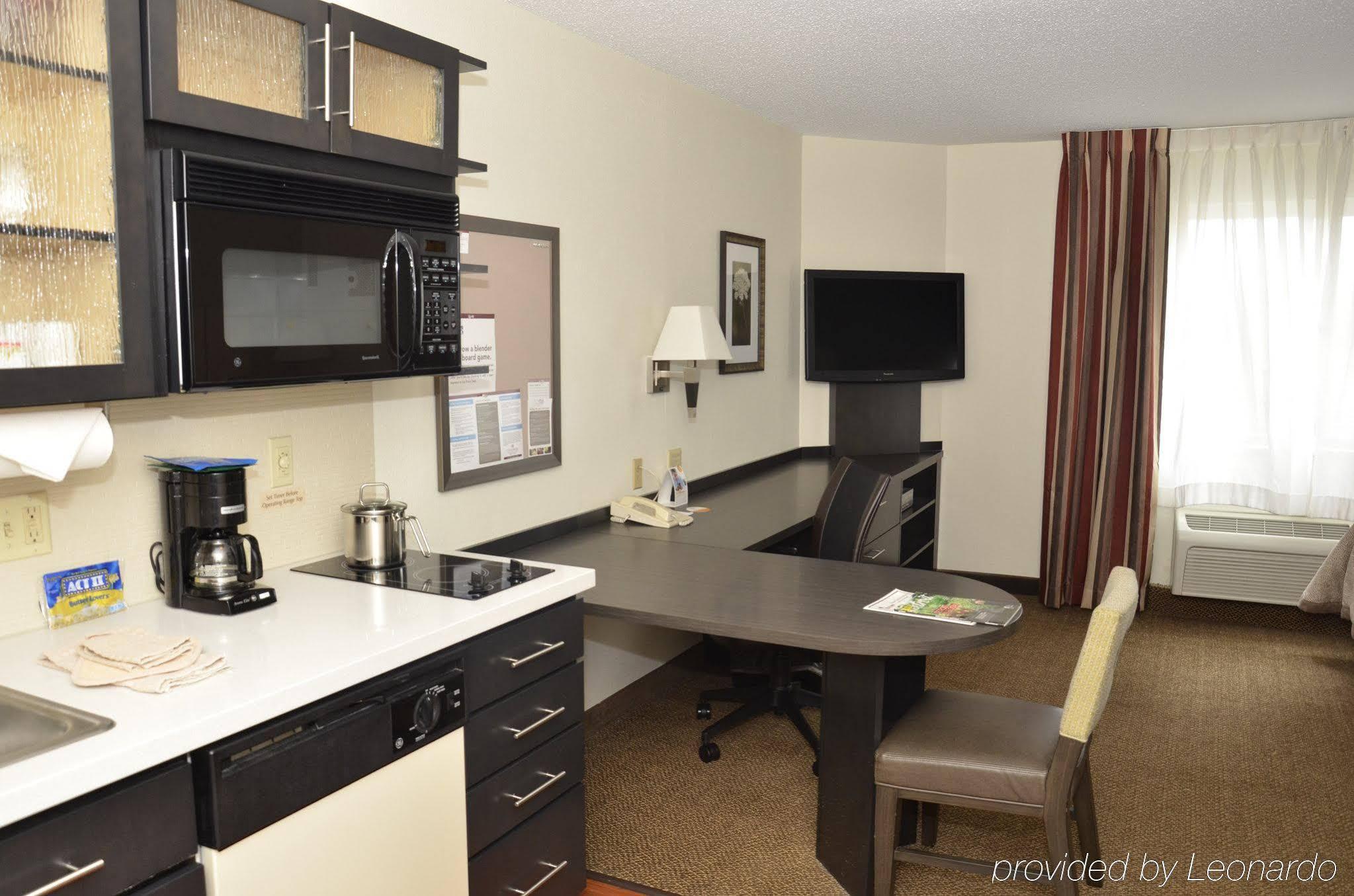 Sonesta Simply Suites Detroit Warren Bagian luar foto