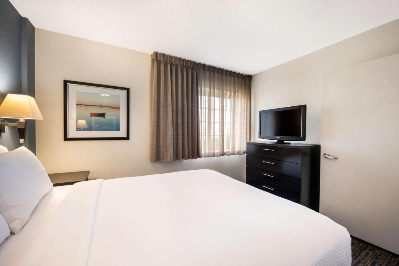 Sonesta Simply Suites Detroit Warren Bagian luar foto