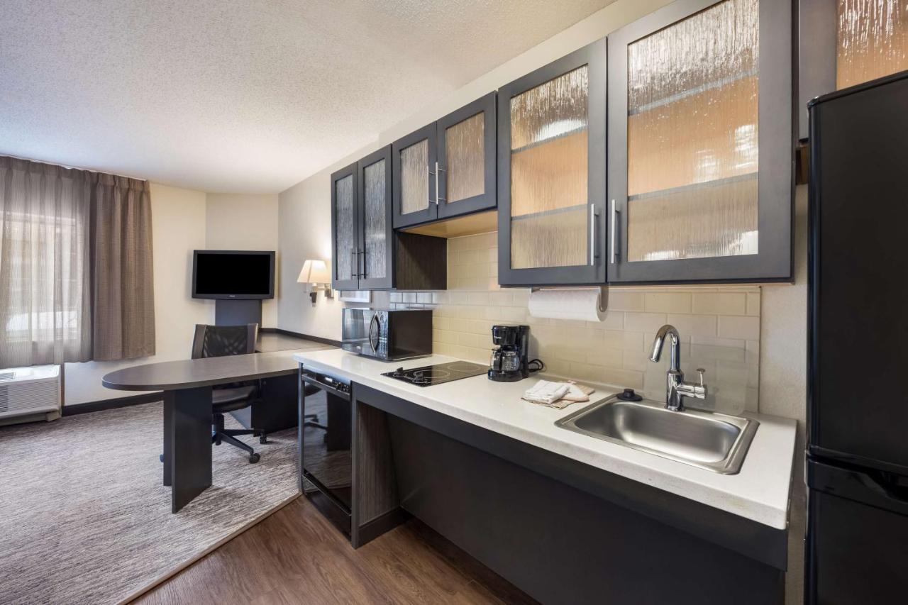 Sonesta Simply Suites Detroit Warren Bagian luar foto